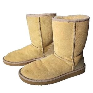 Ugg Tan Classic Short Shearling Boots Booties Size 7